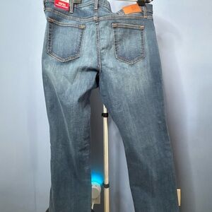 Tommy Hilfiger Denim Core Straight Jeans
40x34
Brand New With Tags